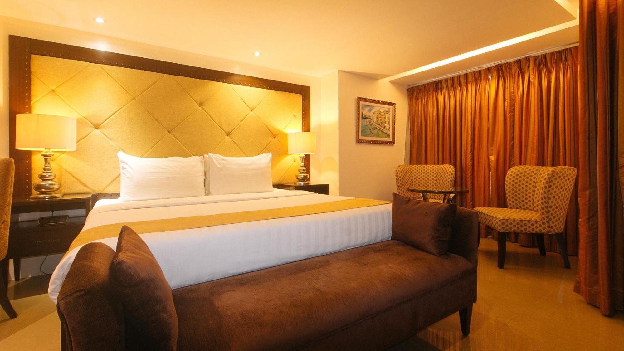 Torre Venezia Suites Quezon City Extérieur photo