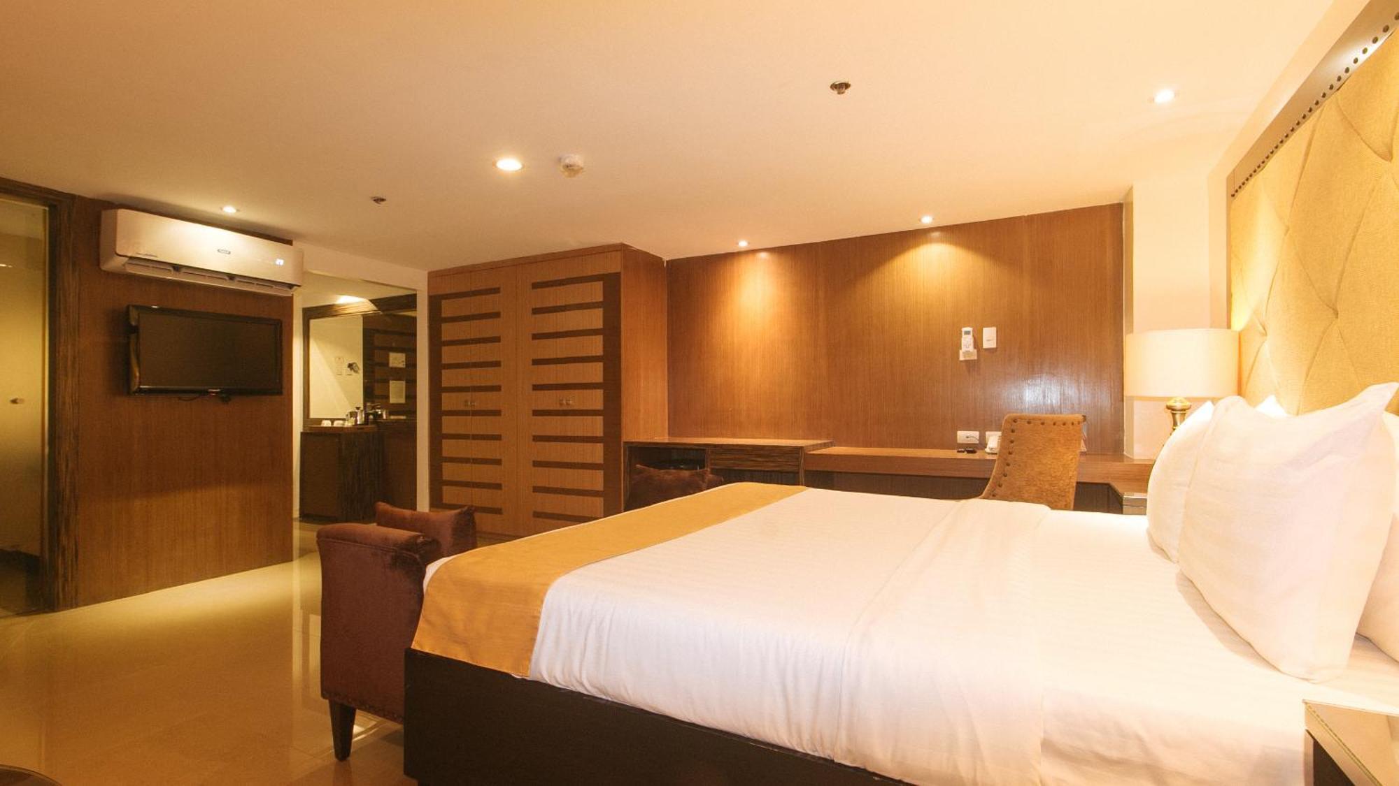 Torre Venezia Suites Quezon City Extérieur photo